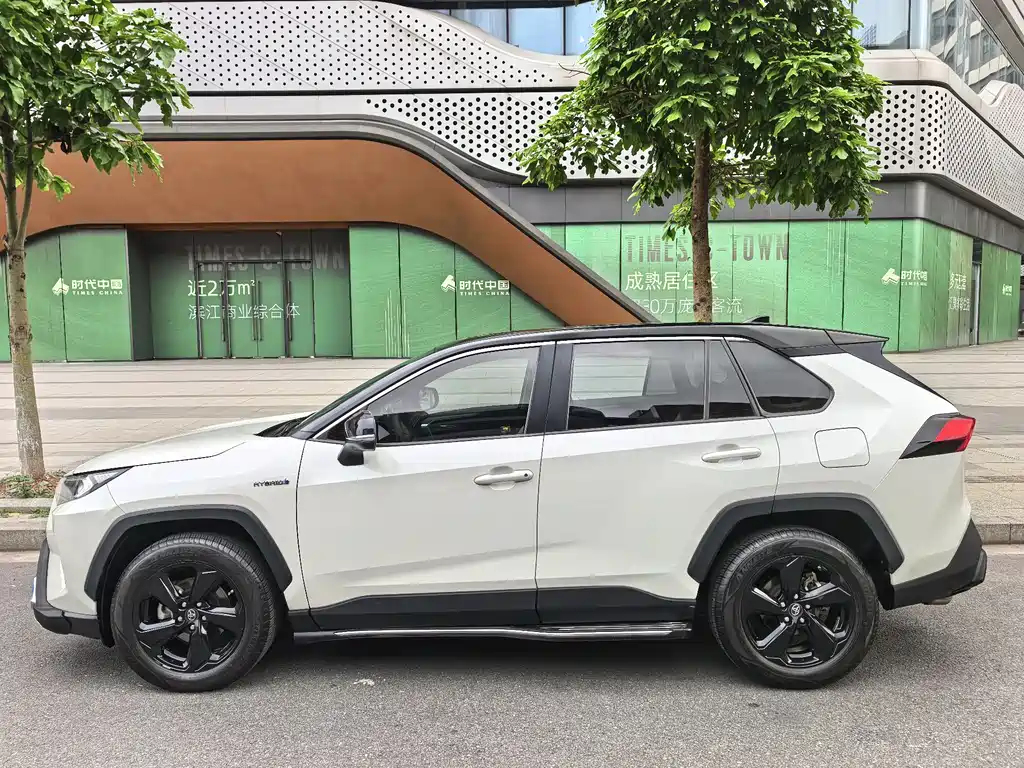 Toyota RAV4 2020 — фото 10