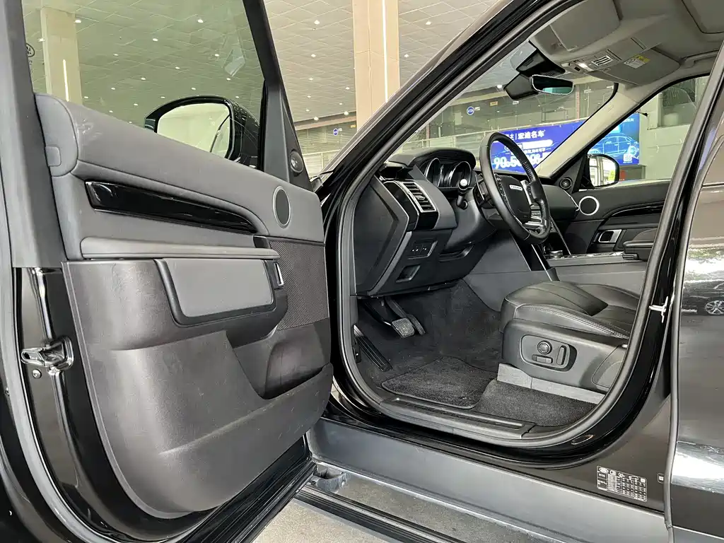 Land Rover Discovery 2018
