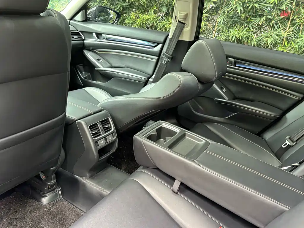 Honda Accord 2023 — фото 11