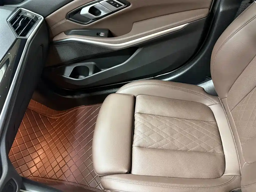 BMW 3 Series 2023 — фото 13