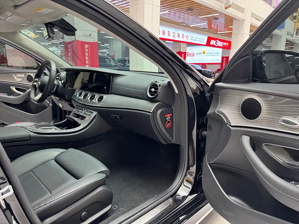 Mercedes-Benz E-Class 2021 — фото 16