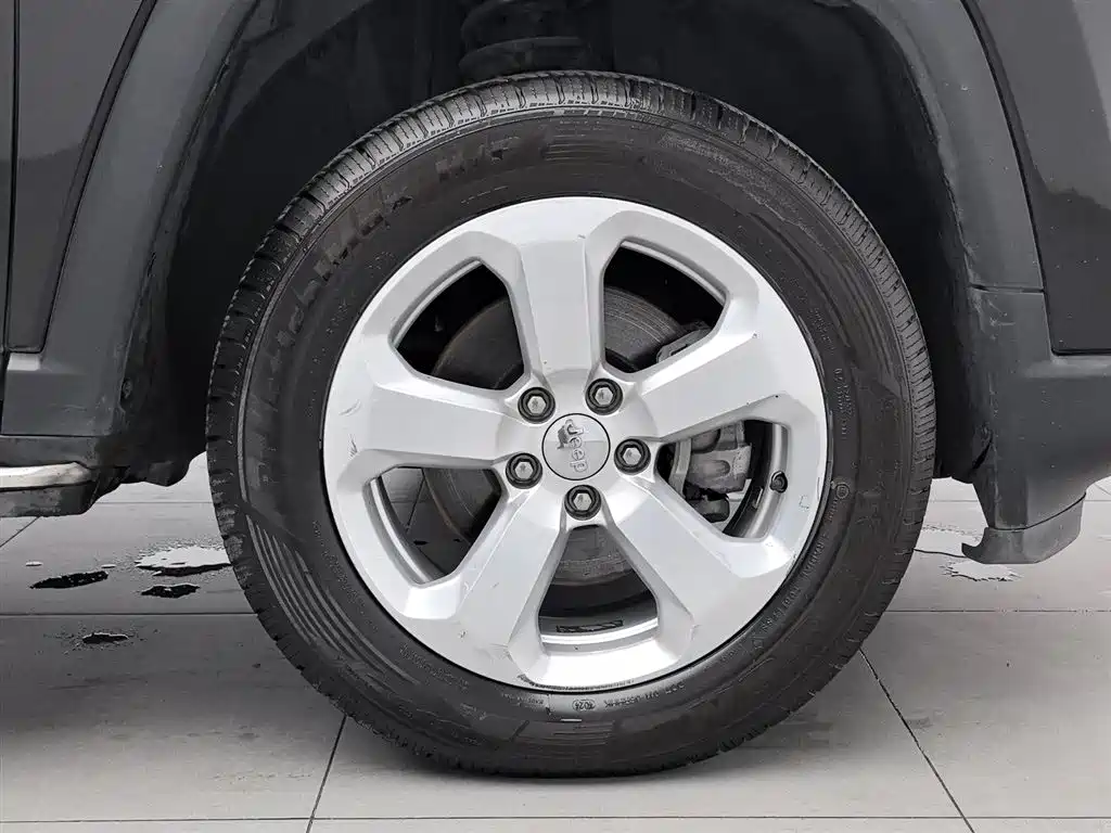 Jeep Compass 2018 — фото 17