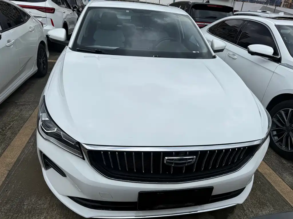 Geely Emgrand 2023
