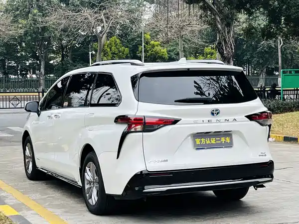 Toyota Sienna 2023