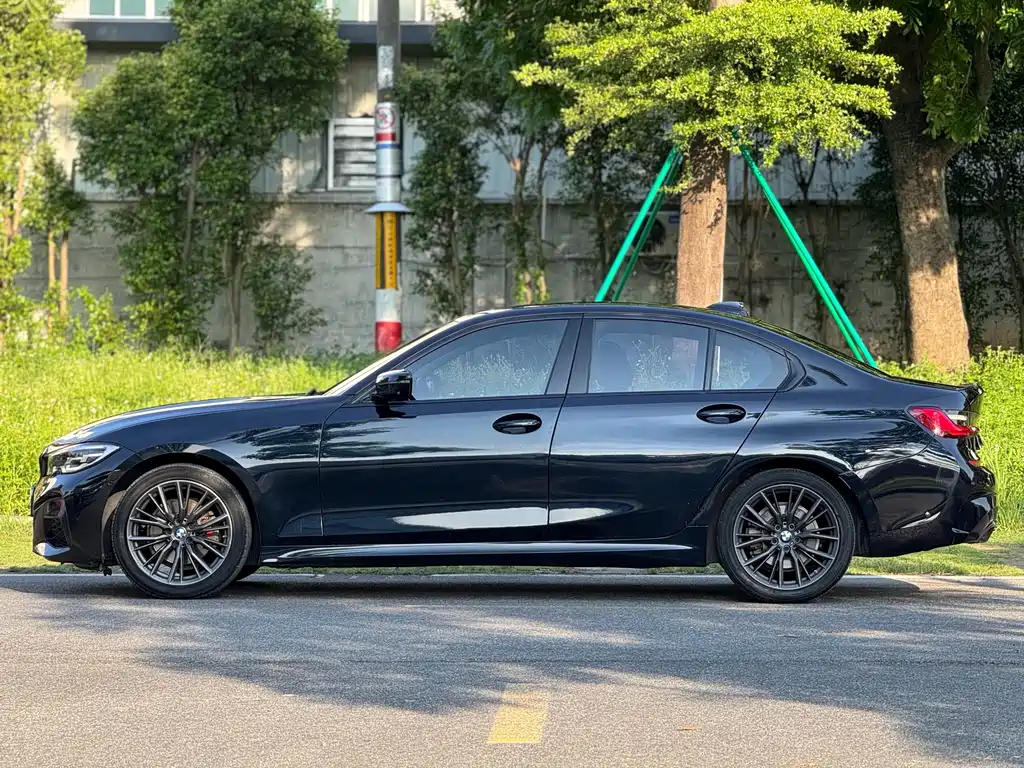 BMW 3 Series 2021