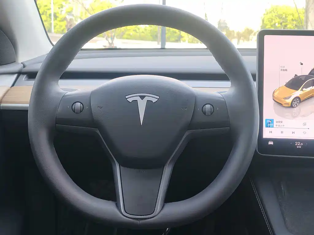 Tesla Model Y 2022 — фото 13