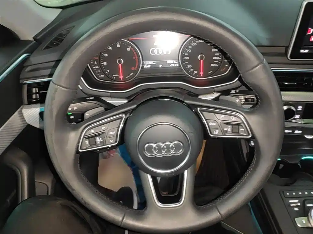 Audi A4L 2017 — фото 11