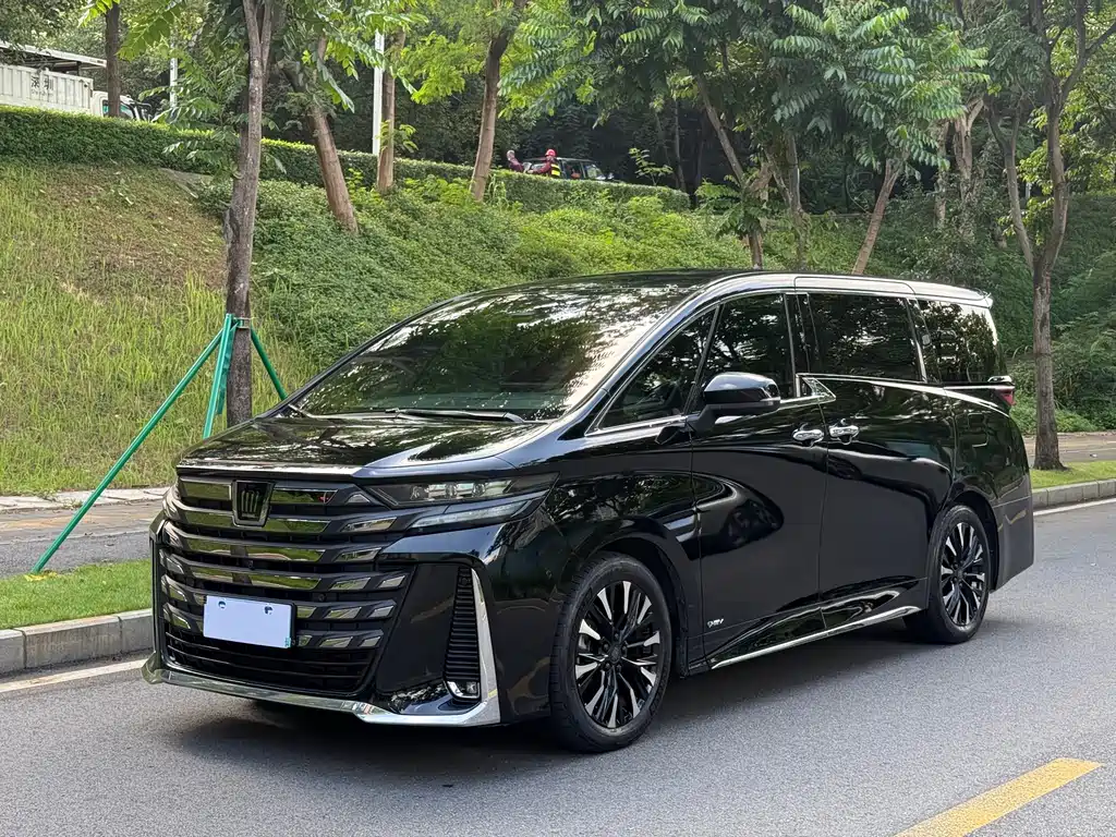 Toyota Vellfire 2024
