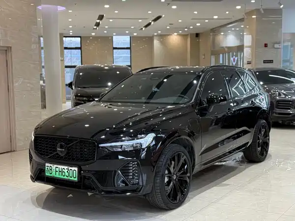 Volvo XC60 Plug-In Hybrid 2025