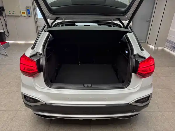 Audi Q2L 2024