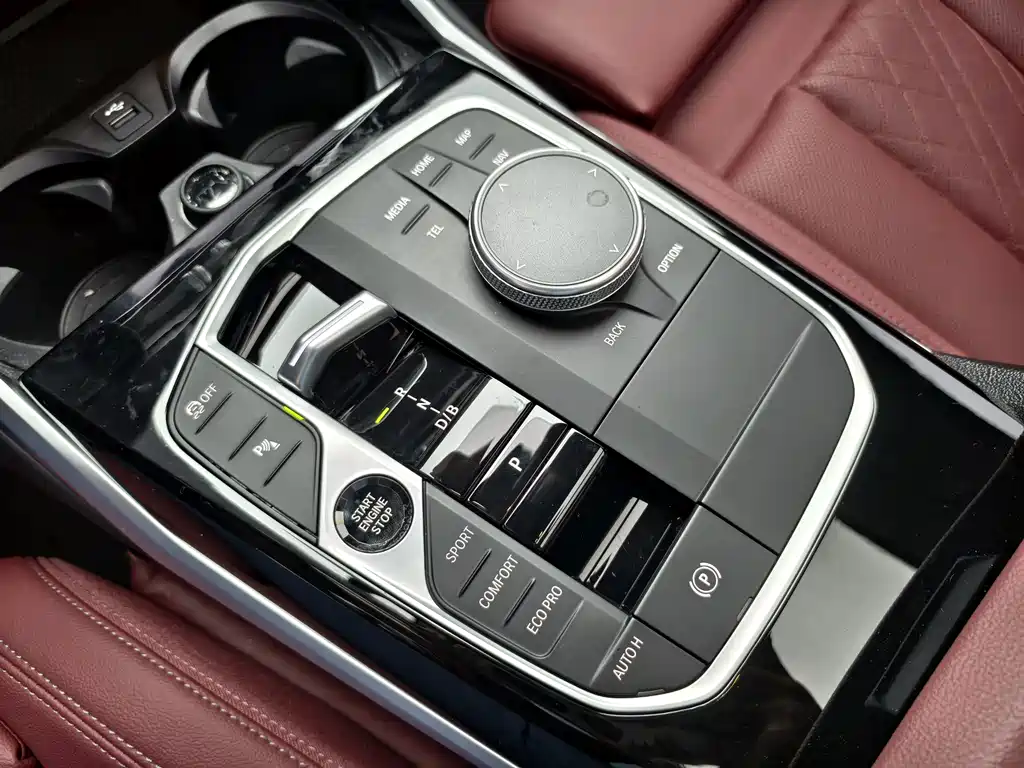 BMW i3 2024 — фото 10