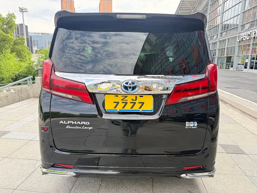 Toyota Alphard 2020 — фото 8