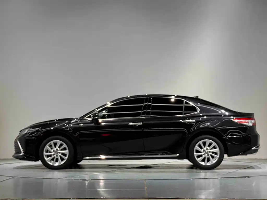 Toyota Camry 2024 — фото 13