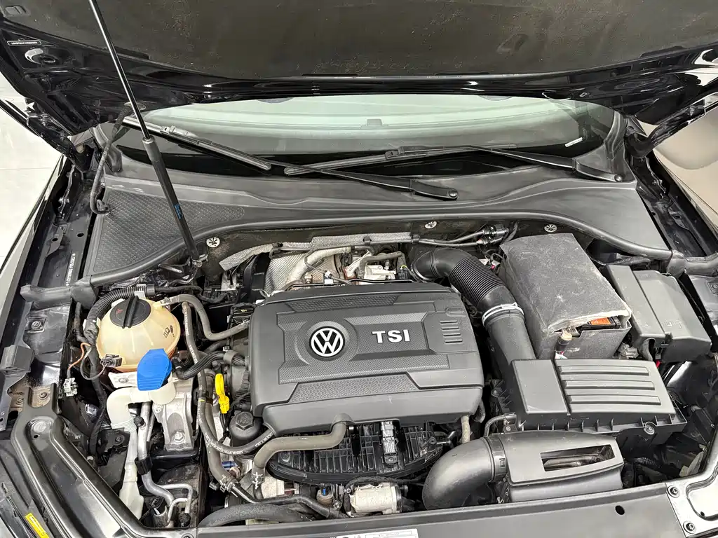 Volkswagen Passat 2017 — фото 14