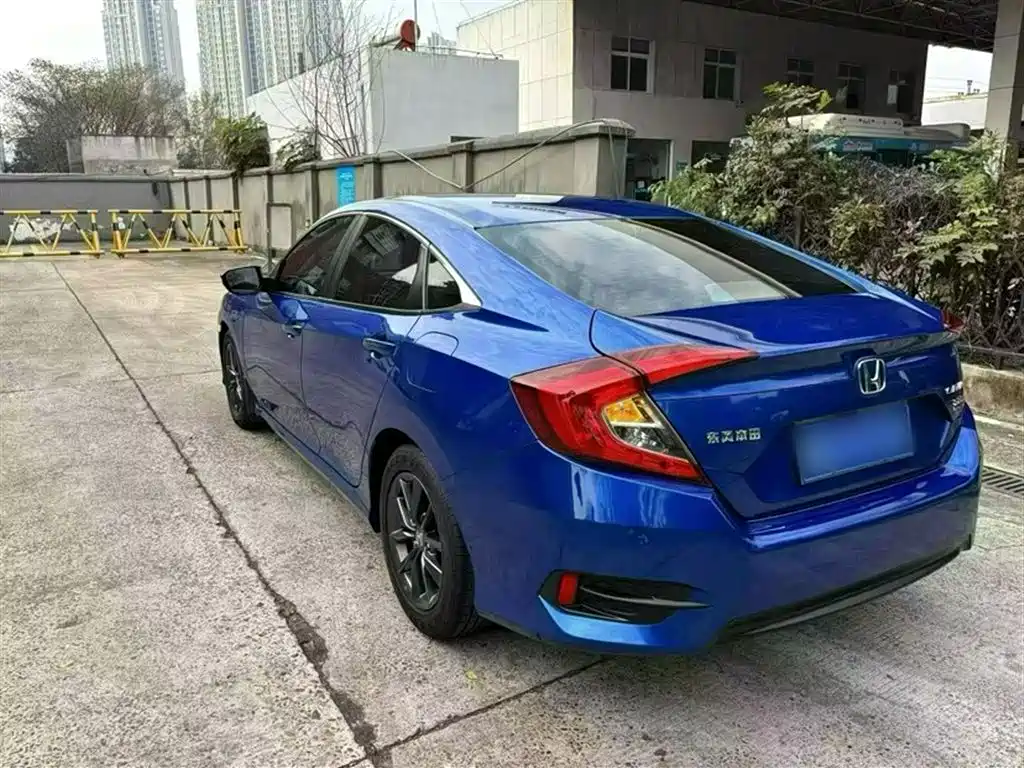 Honda Civic 2021 — фото 11