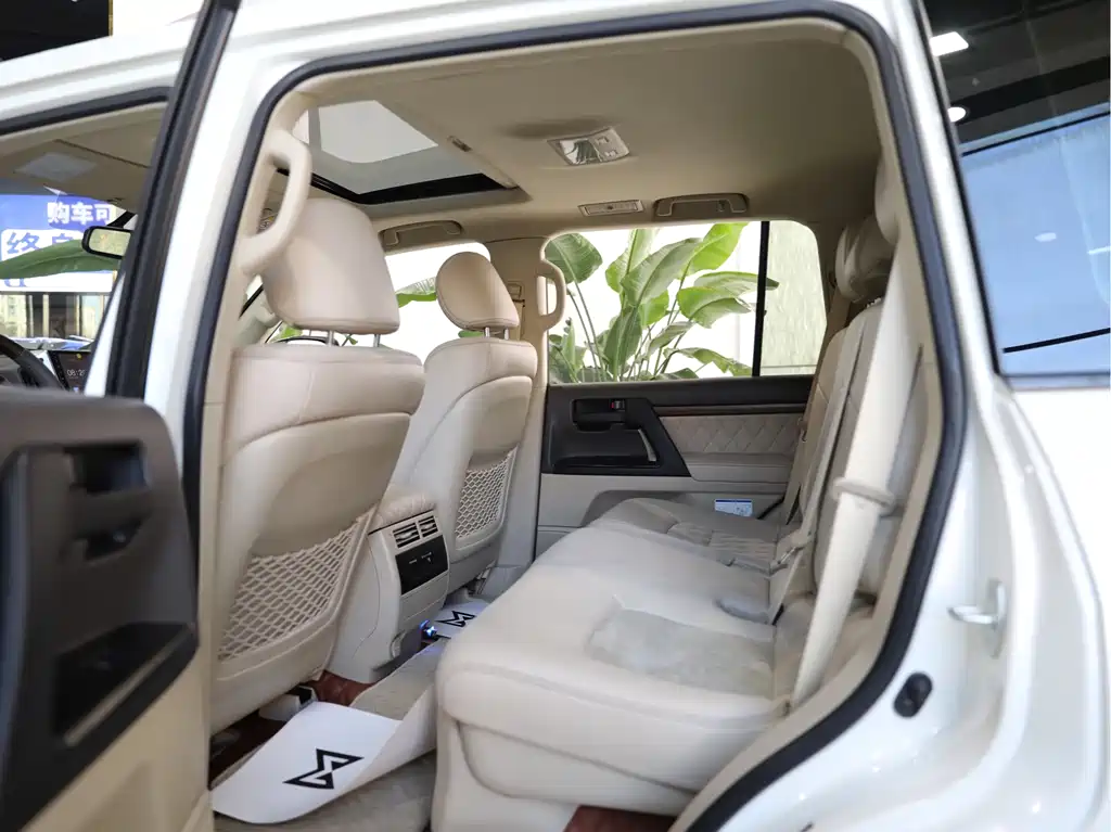 Toyota Land Cruiser 2020 — фото 13