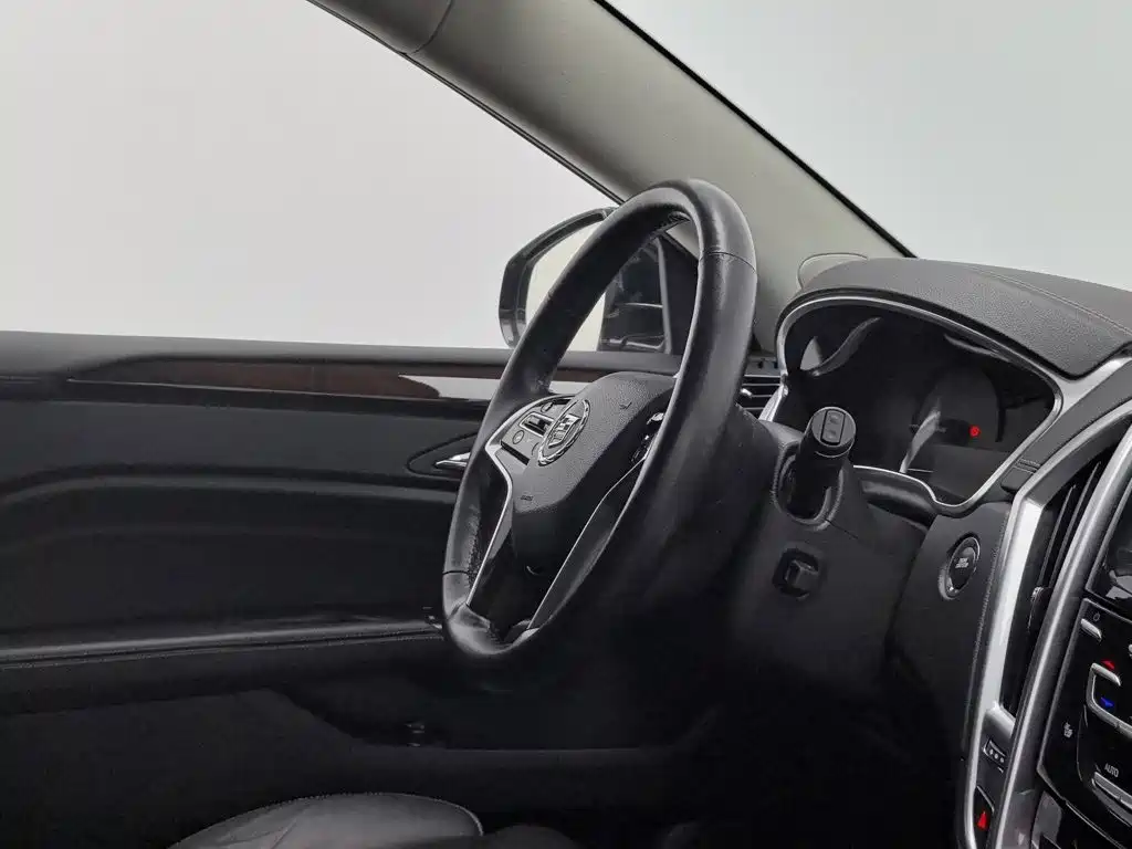 Cadillac SRX 2014 — фото 22