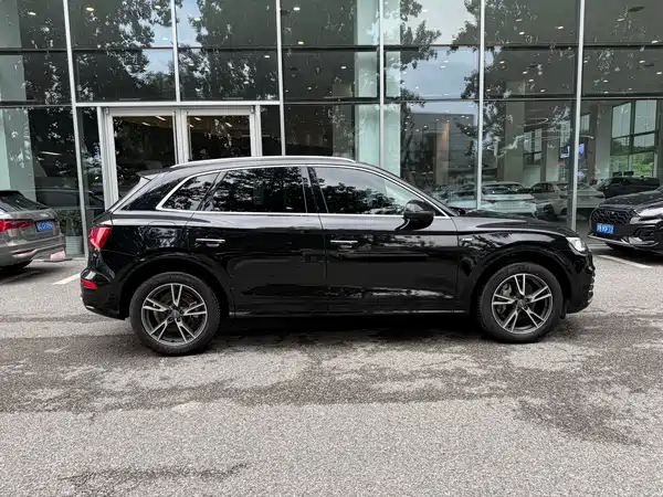 Audi Q5L 2020