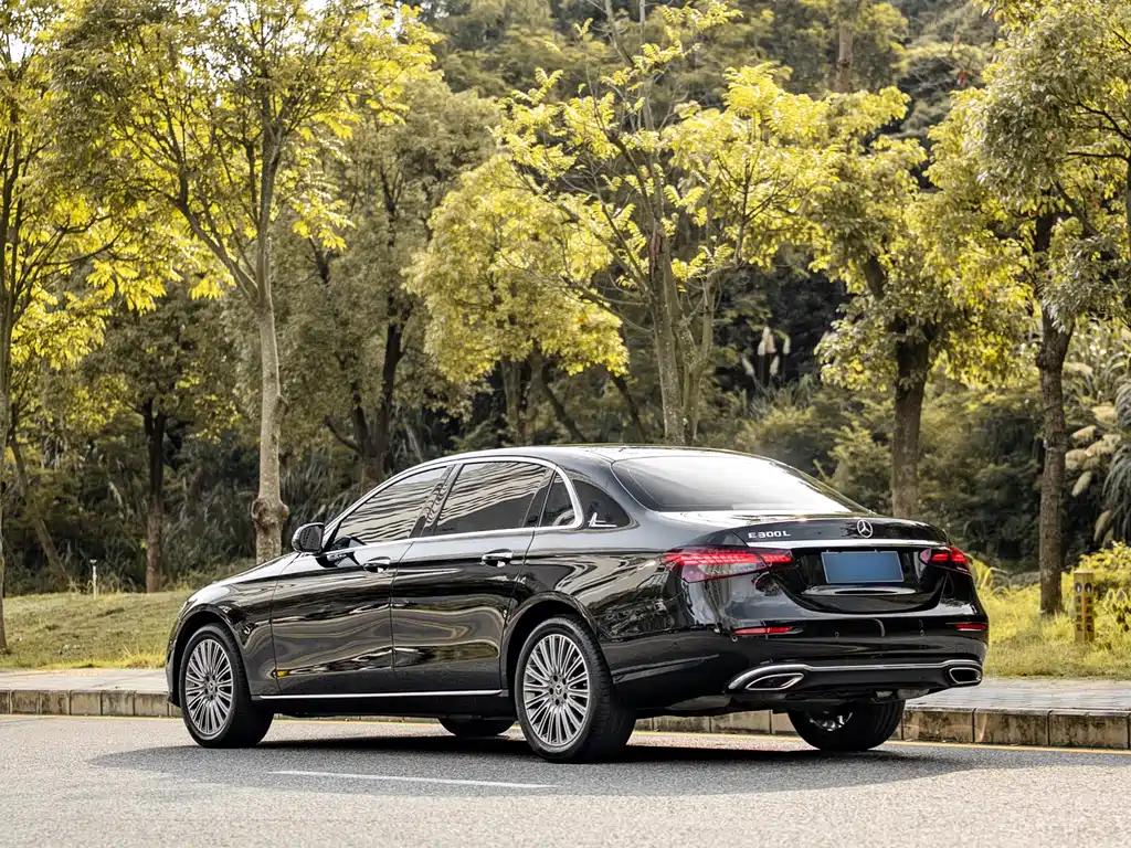 Mercedes-Benz E-Class 2022 — фото 15