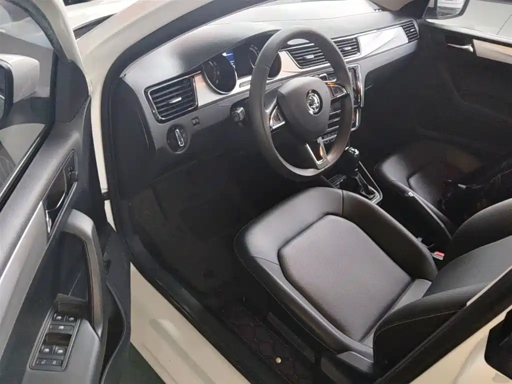 Skoda Rapid 2021 — фото 16