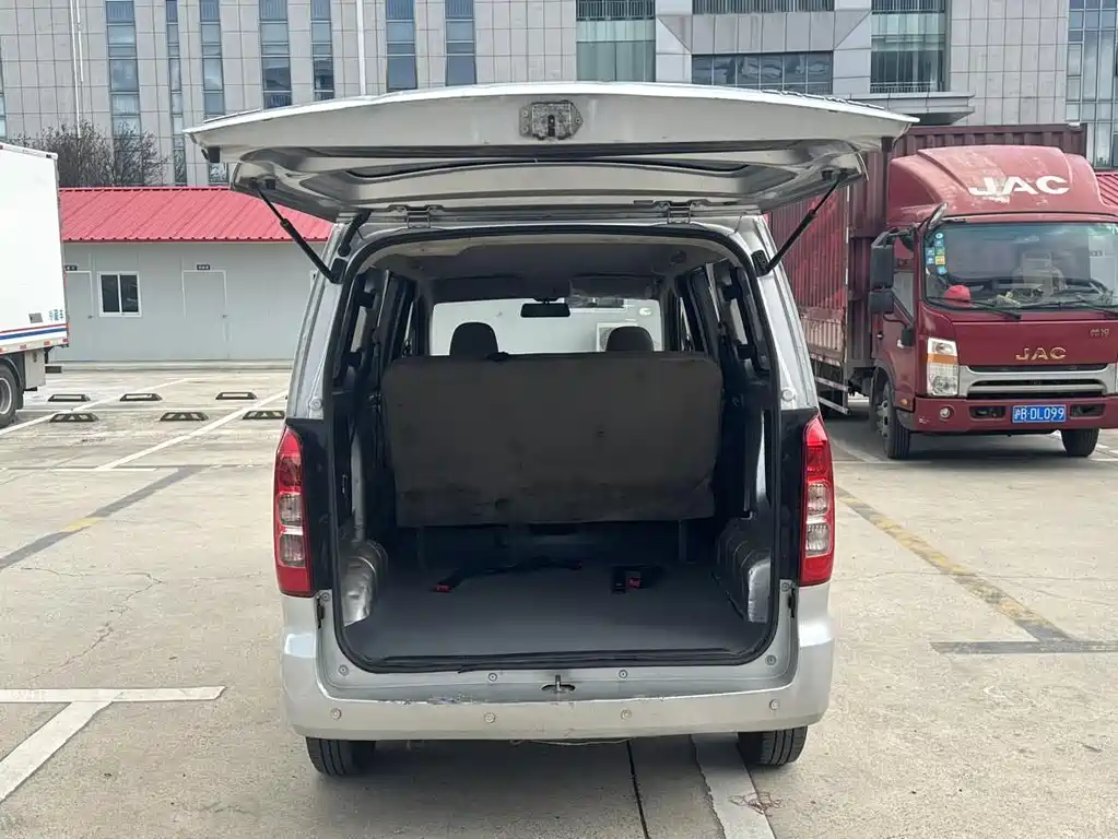 Wuling Hongguang V 2020 — фото 4