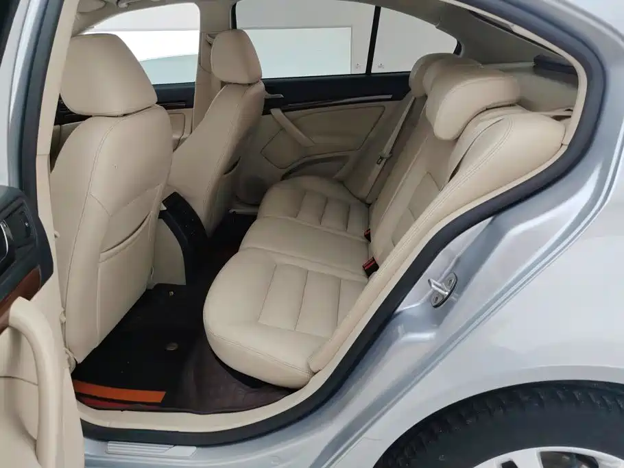 Skoda Octavia 2013 — фото 11