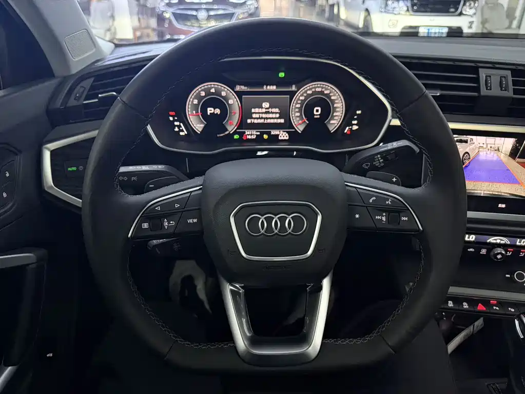 Audi Q3 2023 — фото 13