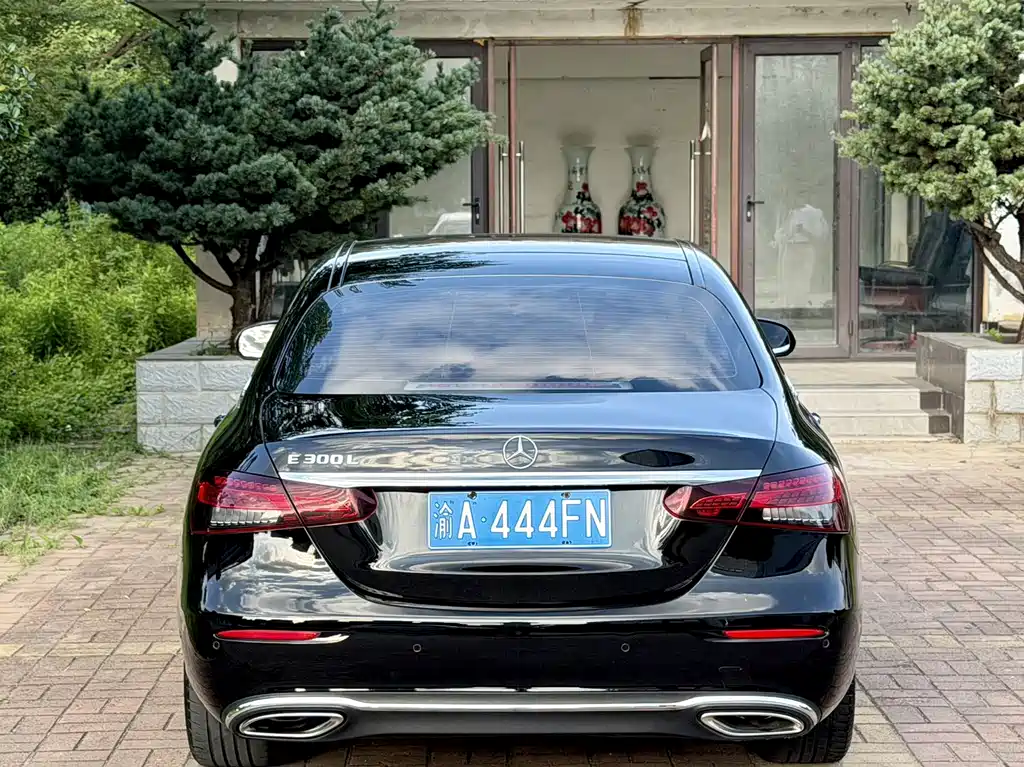 Mercedes-Benz E-Class 2023 — фото 10