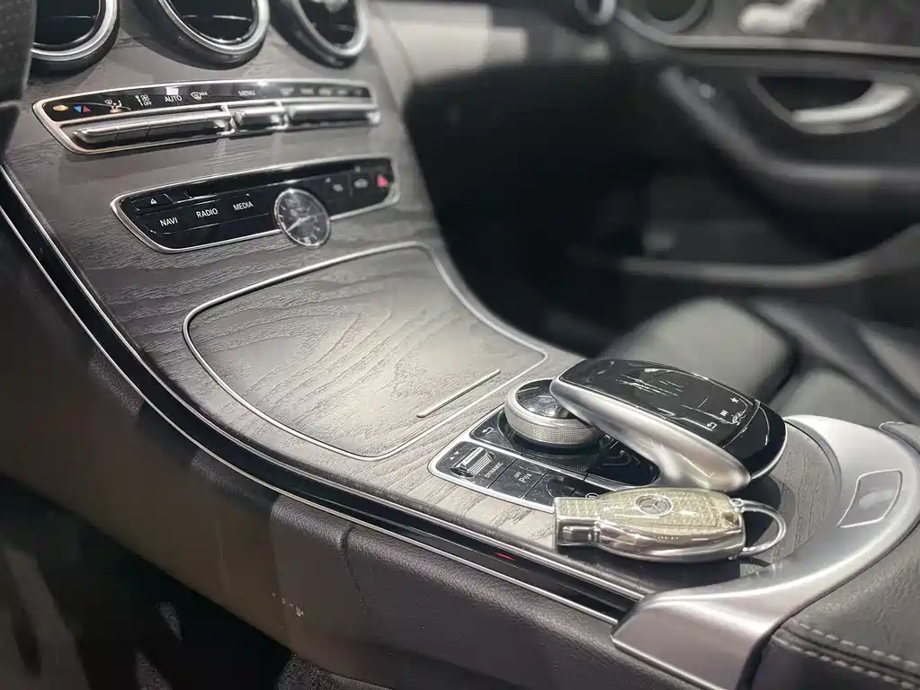 Mercedes-Benz C-Class 2018 — фото 16