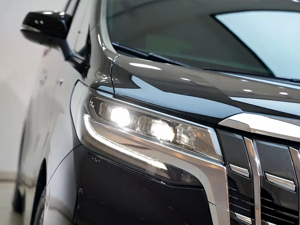 Toyota Alphard 2021 — фото 7