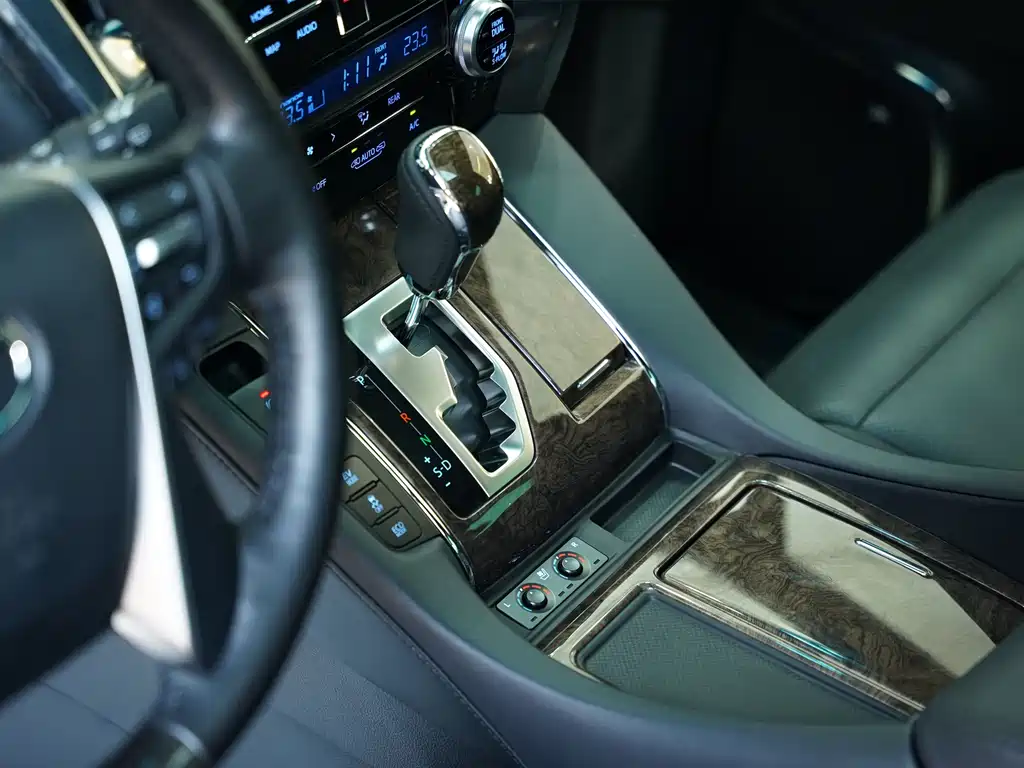 Toyota Alphard 2021 — фото 15