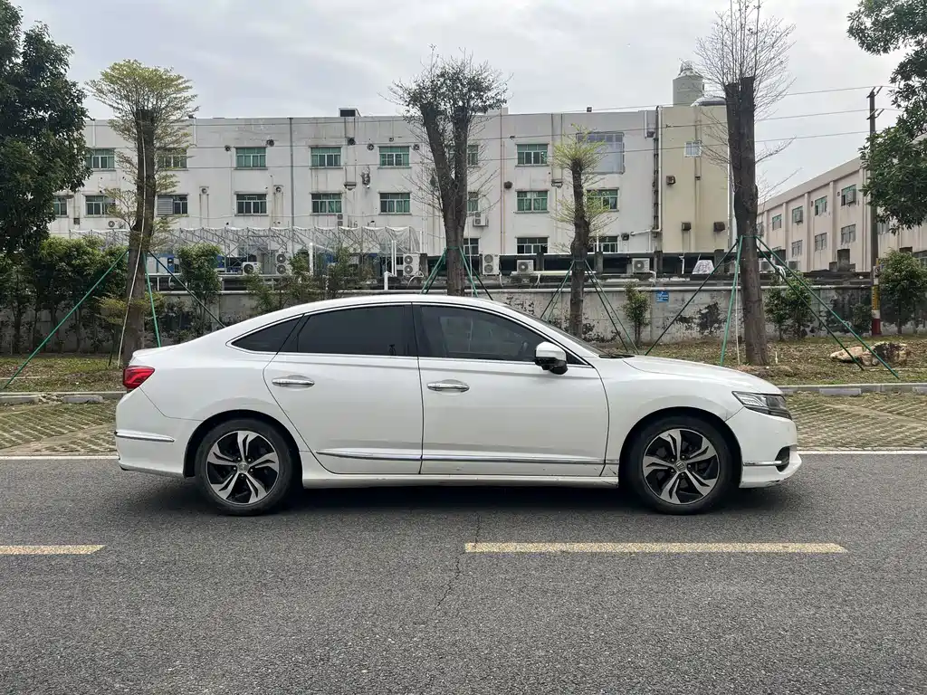Honda Spirior 2016 — фото 17
