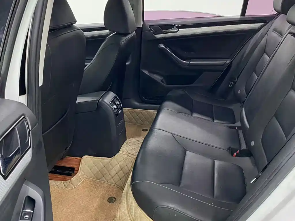 Volkswagen Sagitar 2017