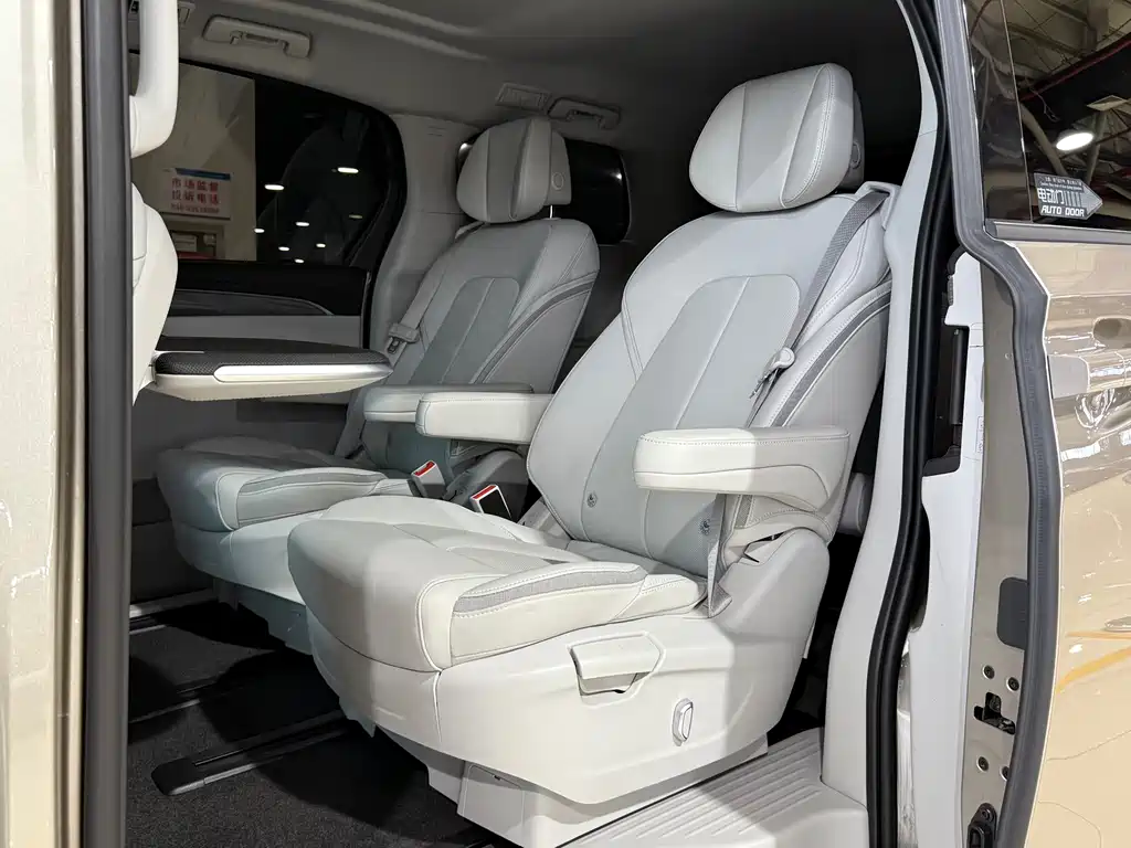 Buick GL8 2023