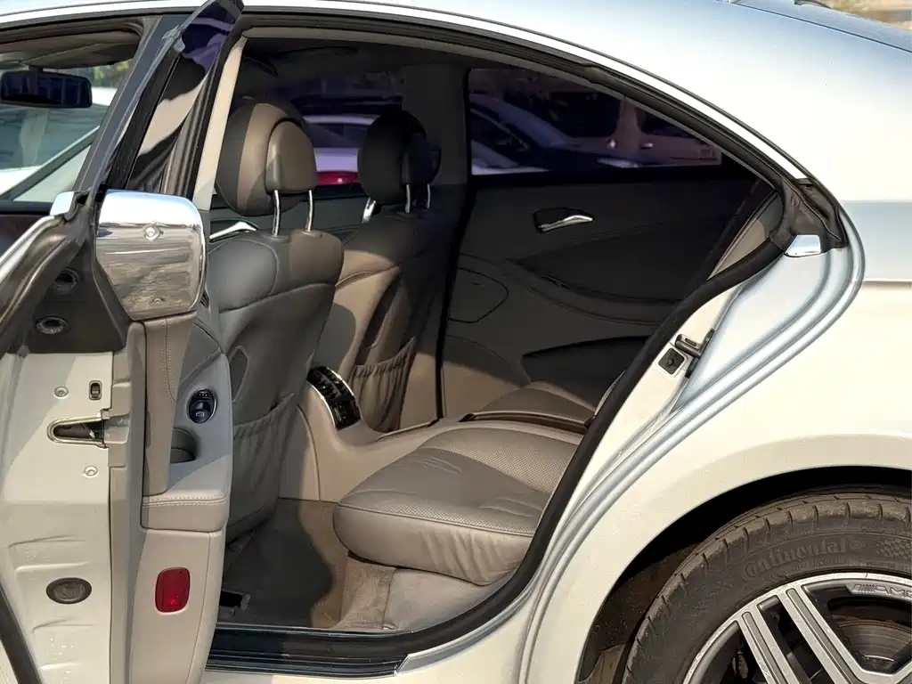 Mercedes-Benz CLS 2005 — фото 10