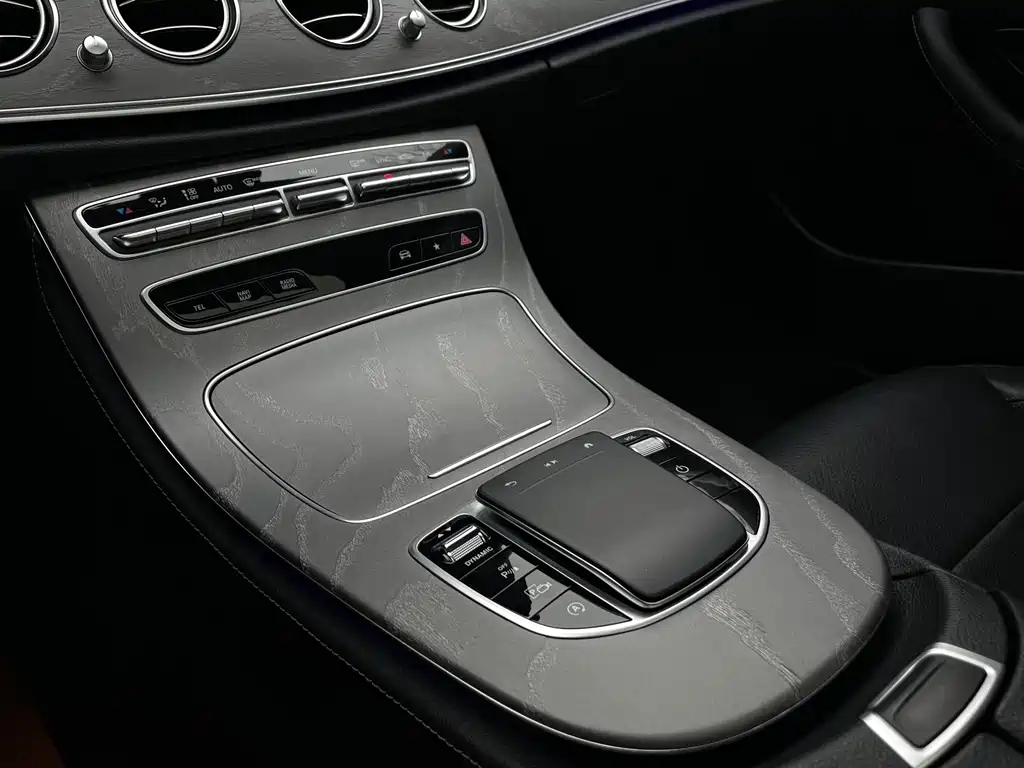 Mercedes-Benz E-Class 2021 — фото 13