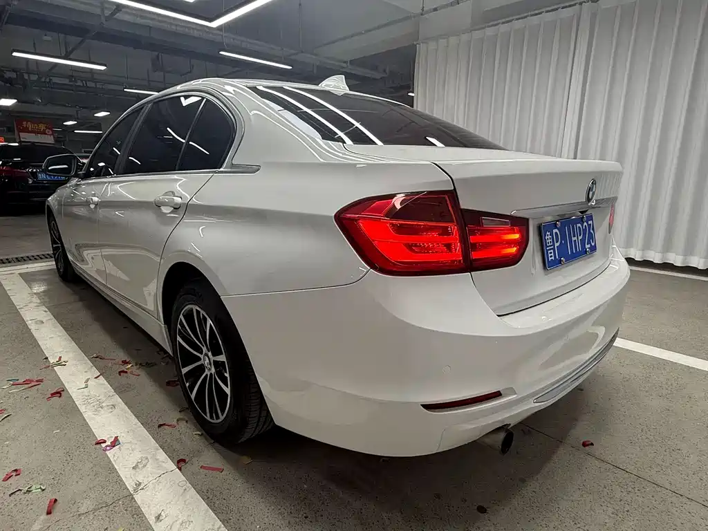 BMW 3 Series 2015 — фото 10