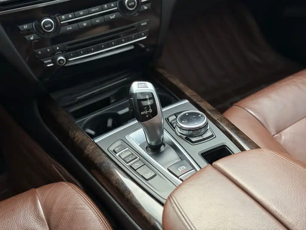 BMW X5 2015 — фото 16