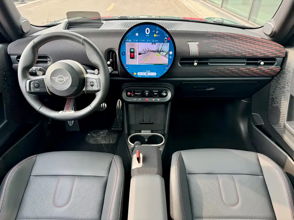 MINI JCW 2025 — фото 13