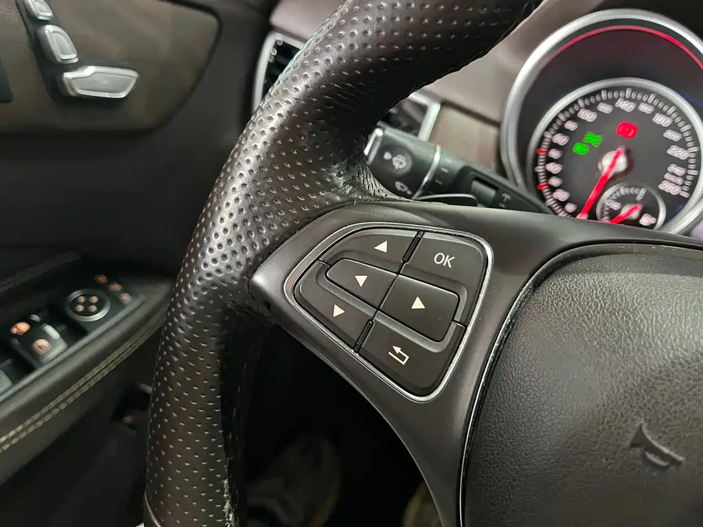 Mercedes-Benz GLE 2016 — фото 15