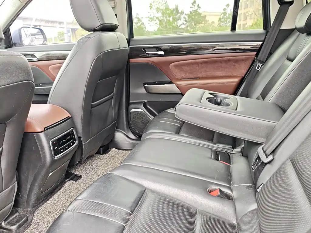 GAC Motor Trumpchi GS8 2017 — фото 16