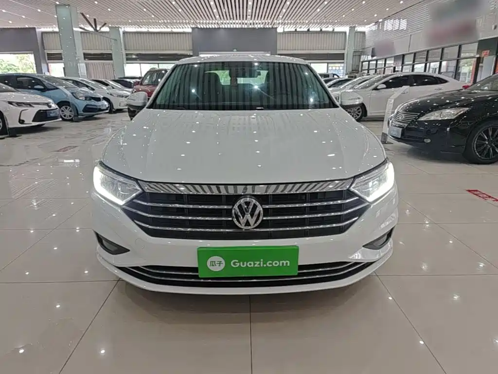 Volkswagen Sagitar 2019