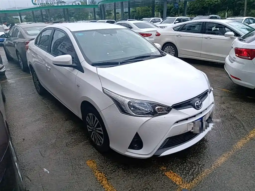 Toyota Yaris L 2018 — фото 4