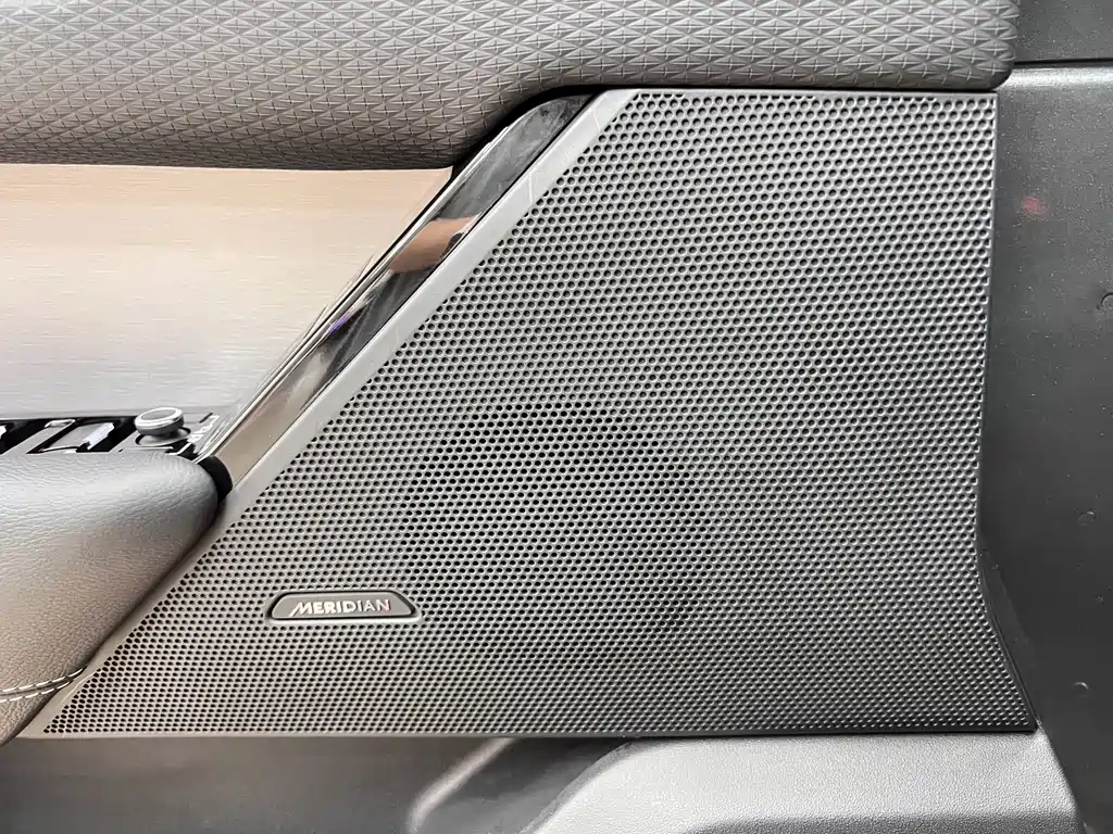 Land Rover Range Rover Velar 2018 — фото 20