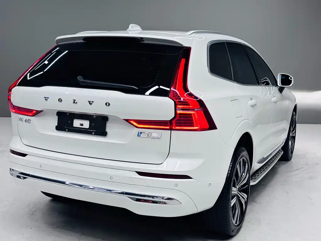 Volvo XC60 PHEV 2023 — фото 5