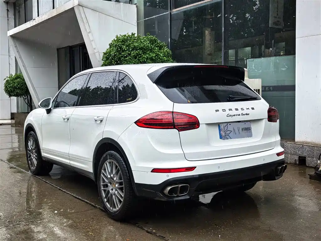 Porsche Cayenne 2017 — фото 3