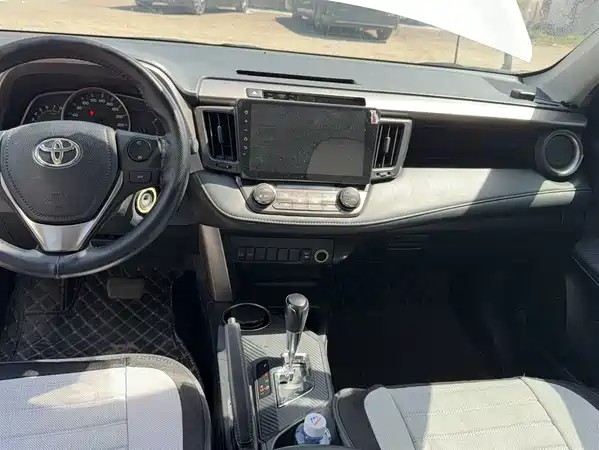 Toyota RAV4 2015