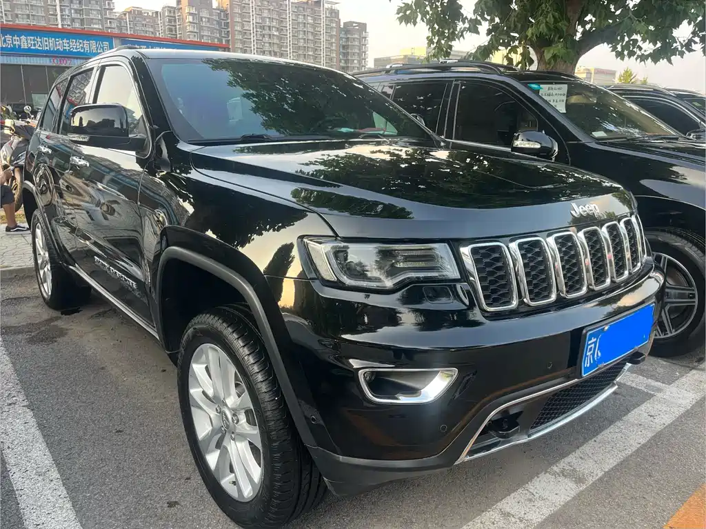Jeep Grand Cherokee 2018 — фото 2