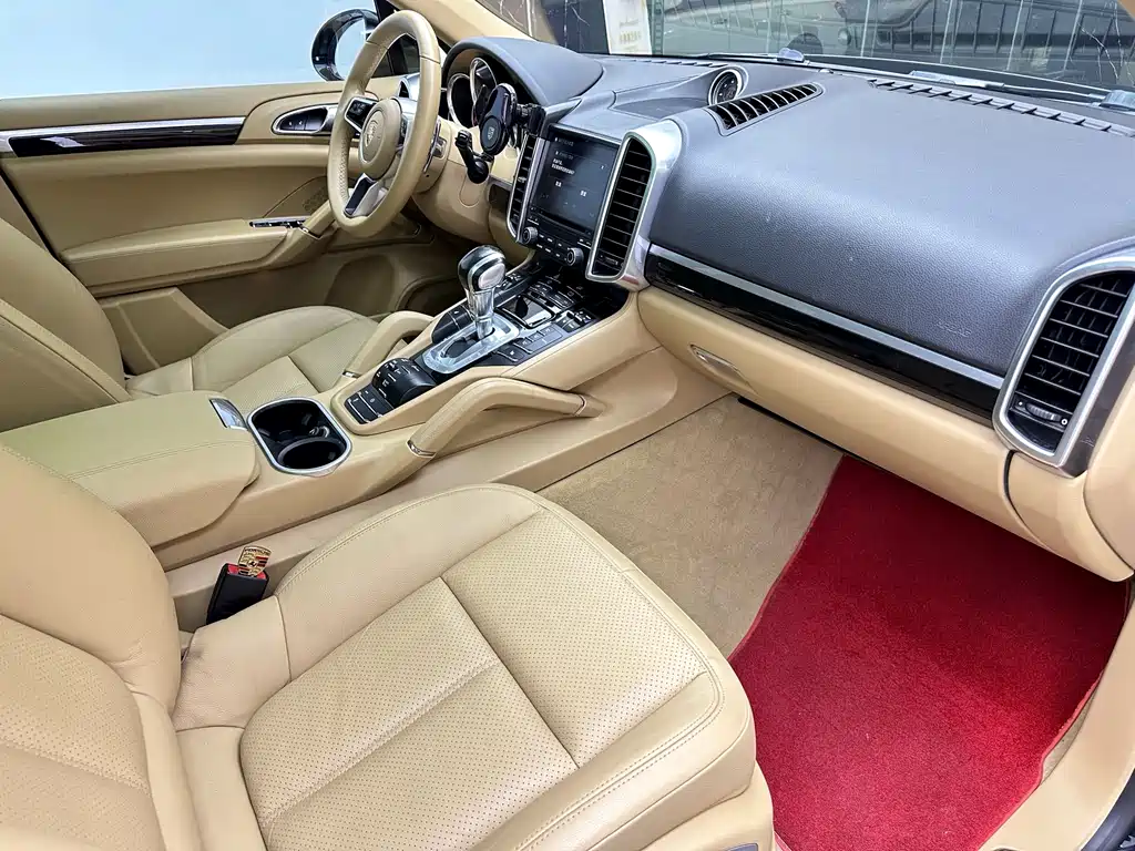Porsche Cayenne 2017 — фото 15
