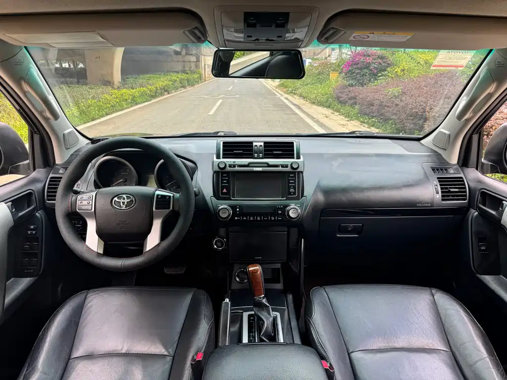 Toyota Prado 2015 — фото 4